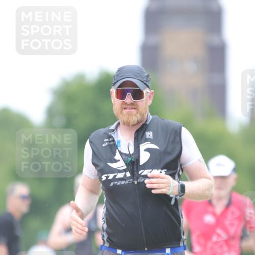22.06.2025 - Viking Triathlon H.Heesch http://msf.ph/oto/8100976 22.06.2025 15:42:54 Laufen 39, 48, 501 meine-sportfotos.de