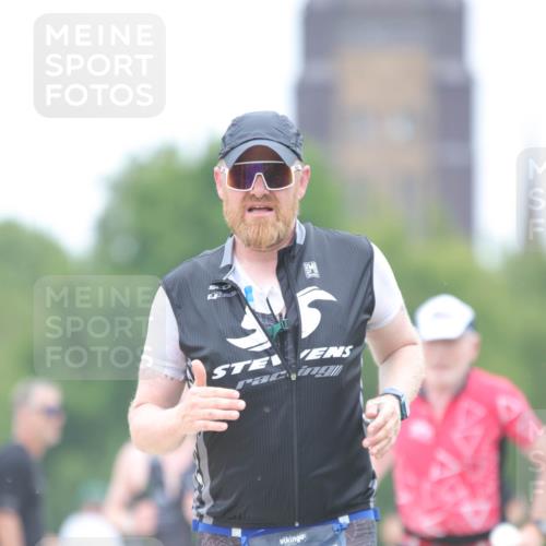 22.06.2025 - Viking Triathlon H.Heesch http://msf.ph/oto/8100985 22.06.2025 15:42:55 Laufen 39, 48, 501 meine-sportfotos.de