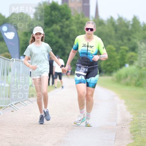 22.06.2025 - Viking Triathlon H.Heesch http://msf.ph/oto/8100990 22.06.2025 16:45:37 Laufen 321 meine-sportfotos.de