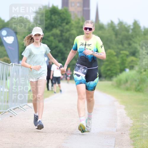 22.06.2025 - Viking Triathlon H.Heesch http://msf.ph/oto/8100999 22.06.2025 16:45:37 Laufen 321 meine-sportfotos.de