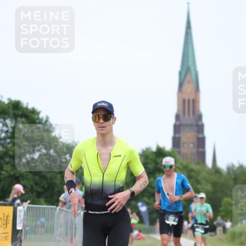 22.06.2025 - Viking Triathlon H.Heesch http://msf.ph/oto/8101023 22.06.2025 13:35:06 Laufen 65, 148, 237, 414, 505 meine-sportfotos.de