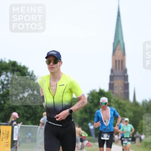 22.06.2025 - Viking Triathlon H.Heesch http://msf.ph/oto/8101045 22.06.2025 13:35:06 Laufen 65, 148, 237, 414, 505 meine-sportfotos.de