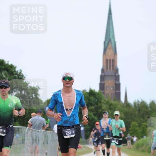 22.06.2025 - Viking Triathlon H.Heesch http://msf.ph/oto/8101064 22.06.2025 13:35:08 Laufen 65, 148, 237, 414, 505 meine-sportfotos.de
