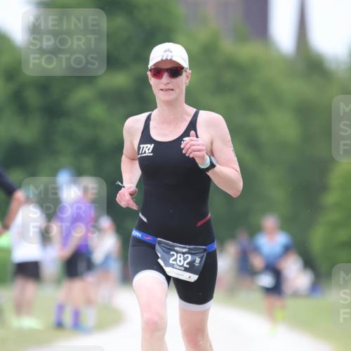 22.06.2025 - Viking Triathlon H.Heesch http://msf.ph/oto/8101101 22.06.2025 15:43:19 Laufen 282 meine-sportfotos.de