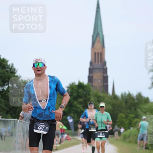 22.06.2025 - Viking Triathlon H.Heesch http://msf.ph/oto/8101109 22.06.2025 13:35:08 Laufen 65, 148, 237, 414, 505 meine-sportfotos.de