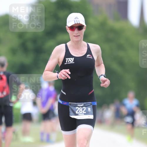22.06.2025 - Viking Triathlon H.Heesch http://msf.ph/oto/8101125 22.06.2025 15:43:20 Laufen 282 meine-sportfotos.de