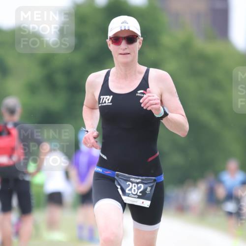 22.06.2025 - Viking Triathlon H.Heesch http://msf.ph/oto/8101137 22.06.2025 15:43:20 Laufen 282 meine-sportfotos.de