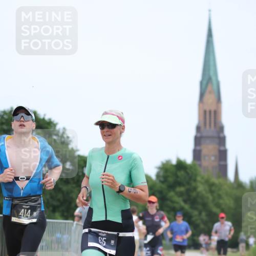 22.06.2025 - Viking Triathlon H.Heesch http://msf.ph/oto/8101143 22.06.2025 13:35:12 Laufen 65, 79, 237, 414, 505 meine-sportfotos.de