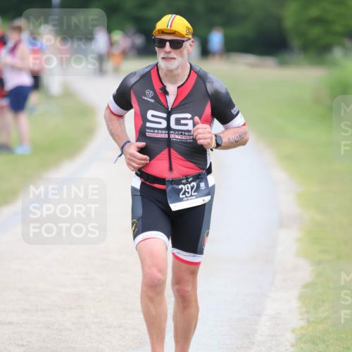 22.06.2025 - Viking Triathlon H.Heesch http://msf.ph/oto/8101154 22.06.2025 16:46:14 Laufen 292 meine-sportfotos.de