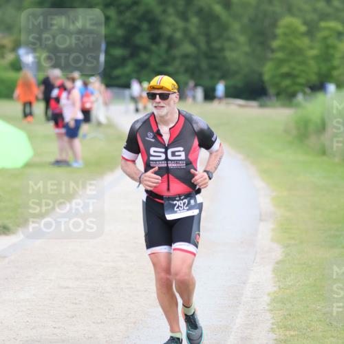 22.06.2025 - Viking Triathlon H.Heesch http://msf.ph/oto/8101188 22.06.2025 16:46:14 Laufen 292 meine-sportfotos.de