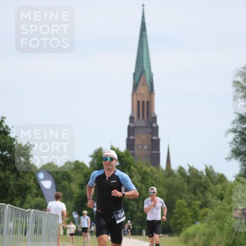 22.06.2025 - Viking Triathlon H.Heesch http://msf.ph/oto/8101194 22.06.2025 12:55:10 Laufen 152, 381, 458 meine-sportfotos.de