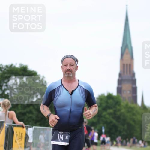22.06.2025 - Viking Triathlon H.Heesch http://msf.ph/oto/8101214 22.06.2025 15:43:34 Laufen 114 meine-sportfotos.de