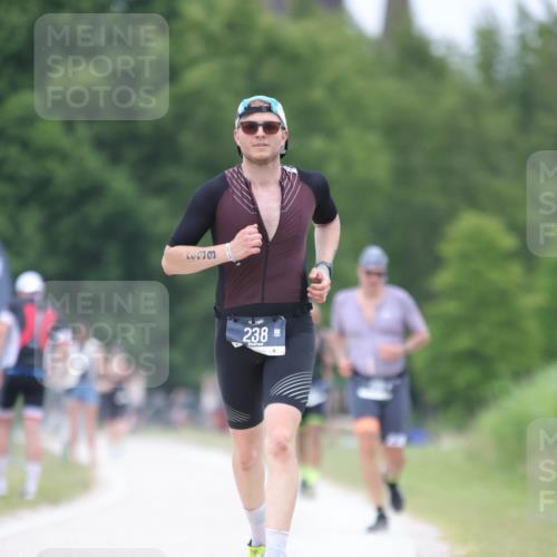 22.06.2025 - Viking Triathlon H.Heesch http://msf.ph/oto/8101224 22.06.2025 15:44:03 Laufen 238 meine-sportfotos.de