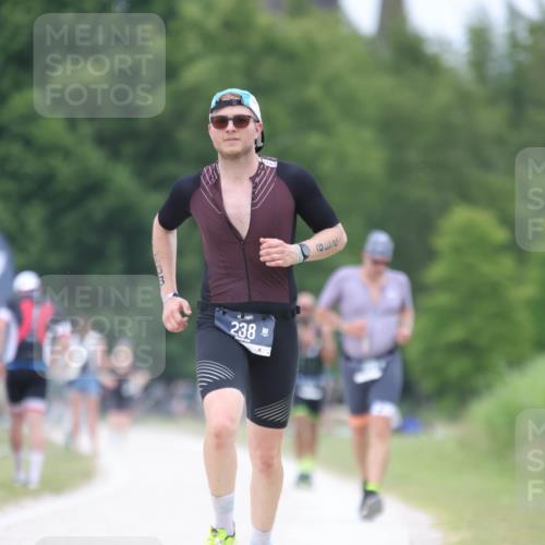 22.06.2025 - Viking Triathlon H.Heesch http://msf.ph/oto/8101240 22.06.2025 15:44:03 Laufen 238 meine-sportfotos.de