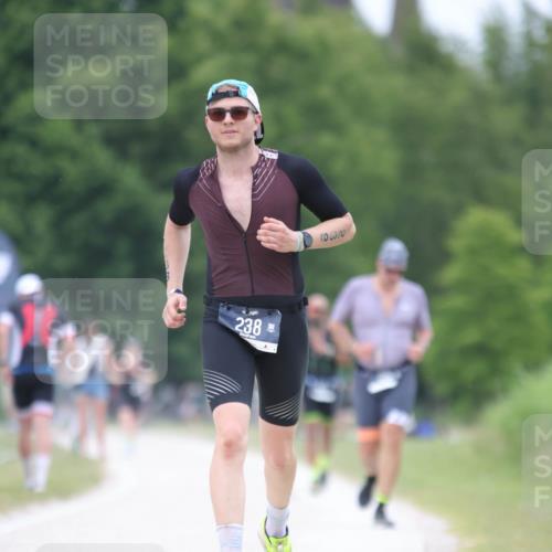 22.06.2025 - Viking Triathlon H.Heesch http://msf.ph/oto/8101245 22.06.2025 15:44:03 Laufen 238 meine-sportfotos.de