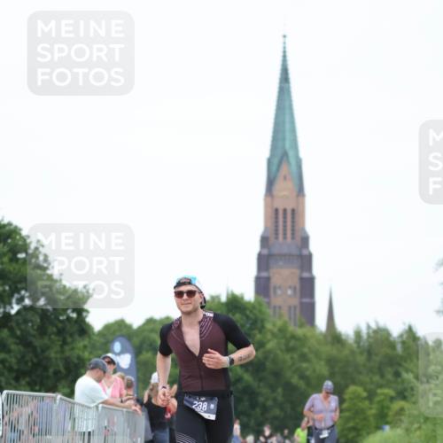22.06.2025 - Viking Triathlon H.Heesch http://msf.ph/oto/8101250 22.06.2025 15:44:06 Laufen 238 meine-sportfotos.de