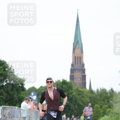 22.06.2025 - Viking Triathlon H.Heesch http://msf.ph/oto/8101257 22.06.2025 15:44:06 Laufen 238 meine-sportfotos.de