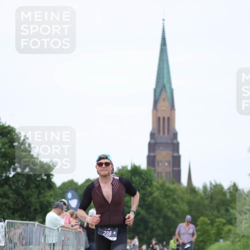 22.06.2025 - Viking Triathlon H.Heesch http://msf.ph/oto/8101264 22.06.2025 15:44:06 Laufen 238 meine-sportfotos.de