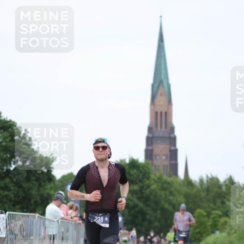 22.06.2025 - Viking Triathlon H.Heesch http://msf.ph/oto/8101274 22.06.2025 15:44:07 Laufen 238 meine-sportfotos.de