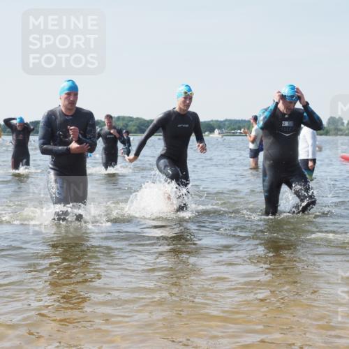 22.06.2025 - Viking Triathlon KatJ http://msf.ph/oto/8101294 22.06.2025 10:33:37 Schwimmen 5, 38, 149, 255, 304, 348, 382, 457, 522, 524 meine-sportfotos.de