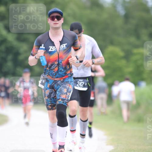 22.06.2025 - Viking Triathlon H.Heesch http://msf.ph/oto/8101304 22.06.2025 13:35:36 Laufen 242, 355 meine-sportfotos.de
