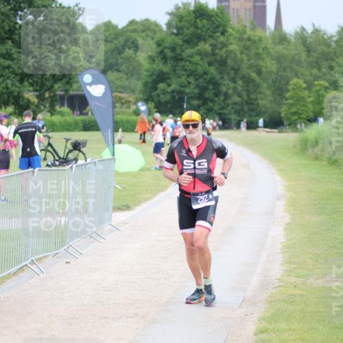 22.06.2025 - Viking Triathlon H.Heesch http://msf.ph/oto/8101317 22.06.2025 16:46:15 Laufen 292 meine-sportfotos.de