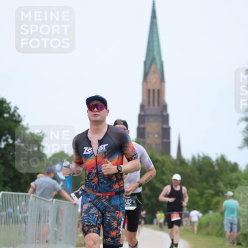 22.06.2025 - Viking Triathlon H.Heesch http://msf.ph/oto/8101330 22.06.2025 13:35:40 Laufen 242, 355, 635 meine-sportfotos.de