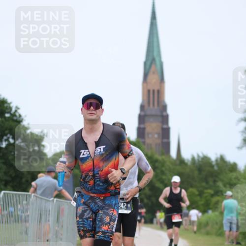 22.06.2025 - Viking Triathlon H.Heesch http://msf.ph/oto/8101335 22.06.2025 13:35:40 Laufen 242, 355, 635 meine-sportfotos.de