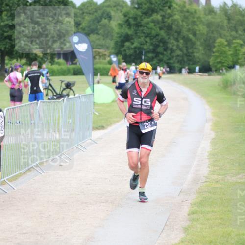22.06.2025 - Viking Triathlon H.Heesch http://msf.ph/oto/8101361 22.06.2025 16:46:15 Laufen 292 meine-sportfotos.de