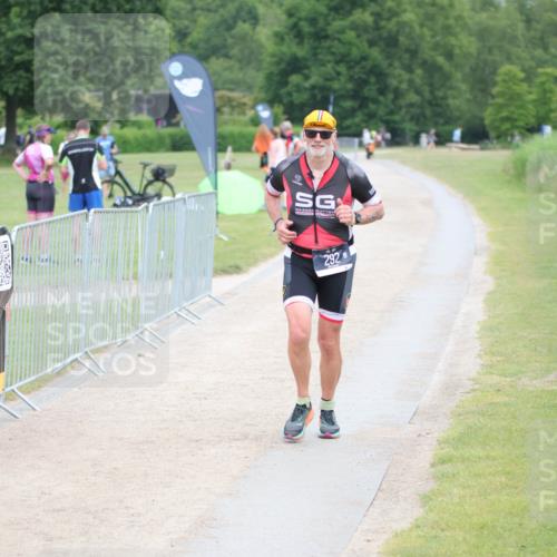 22.06.2025 - Viking Triathlon H.Heesch http://msf.ph/oto/8101370 22.06.2025 16:46:15 Laufen 292 meine-sportfotos.de