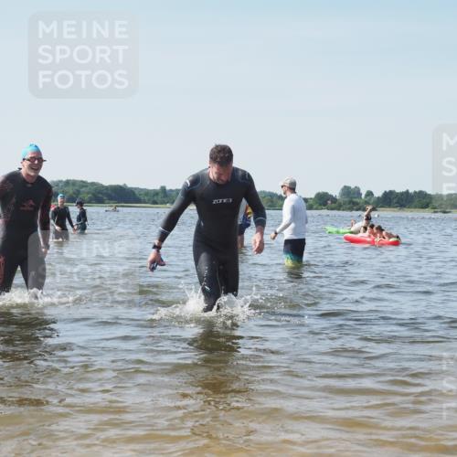 22.06.2025 - Viking Triathlon KatJ http://msf.ph/oto/8101393 22.06.2025 10:33:43 Schwimmen 5, 50, 149, 229, 242, 255, 304, 348, 349, 438, 457, 522 meine-sportfotos.de