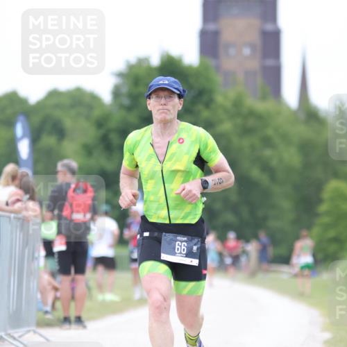 22.06.2025 - Viking Triathlon H.Heesch http://msf.ph/oto/8101399 22.06.2025 15:44:25 Laufen 66, 84, 276 meine-sportfotos.de