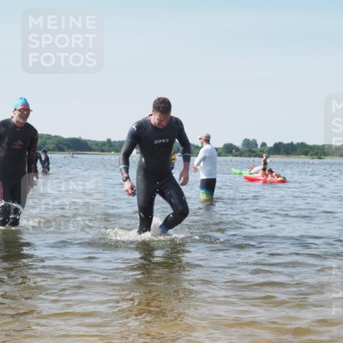 22.06.2025 - Viking Triathlon KatJ http://msf.ph/oto/8101415 22.06.2025 10:33:44 Schwimmen 5, 50, 149, 229, 242, 255, 304, 348, 349, 438, 457 meine-sportfotos.de