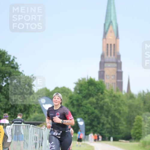 22.06.2025 - Viking Triathlon H.Heesch http://msf.ph/oto/8101421 22.06.2025 16:47:36 Laufen 476 meine-sportfotos.de