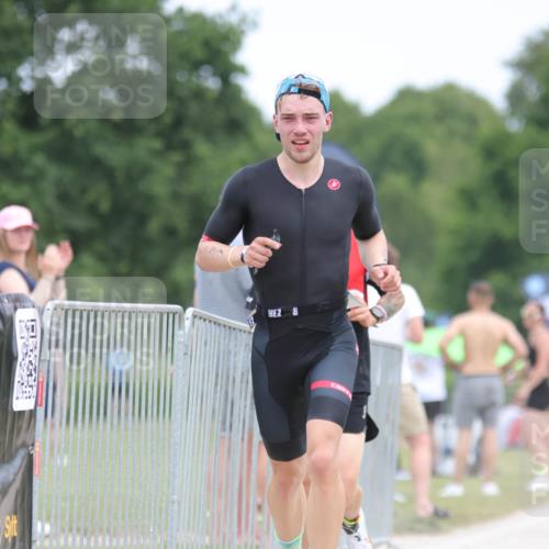 22.06.2025 - Viking Triathlon H.Heesch http://msf.ph/oto/8101513 22.06.2025 13:36:02 Laufen 87, 288, 641 meine-sportfotos.de