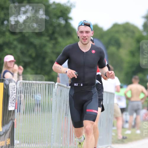 22.06.2025 - Viking Triathlon H.Heesch http://msf.ph/oto/8101520 22.06.2025 13:36:02 Laufen 87, 288, 641 meine-sportfotos.de