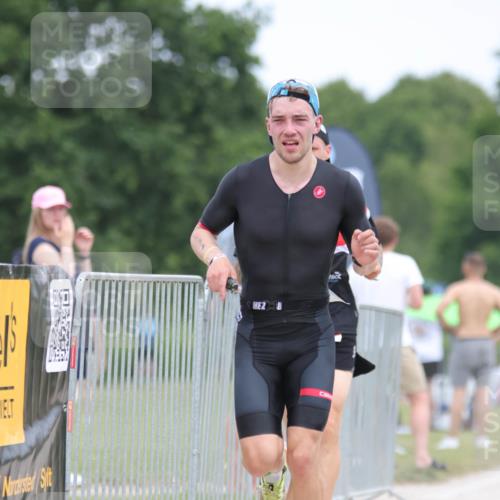22.06.2025 - Viking Triathlon H.Heesch http://msf.ph/oto/8101524 22.06.2025 13:36:02 Laufen 87, 288, 641 meine-sportfotos.de