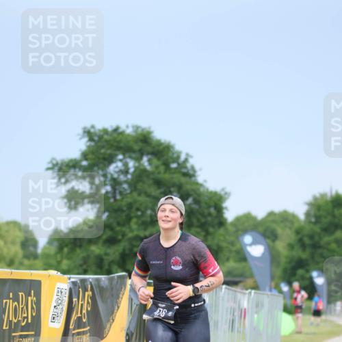 22.06.2025 - Viking Triathlon H.Heesch http://msf.ph/oto/8101590 22.06.2025 16:47:38 Laufen 476 meine-sportfotos.de