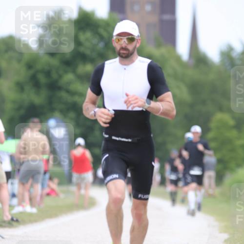 22.06.2025 - Viking Triathlon H.Heesch http://msf.ph/oto/8101682 22.06.2025 13:36:18 Laufen 7, 408 meine-sportfotos.de
