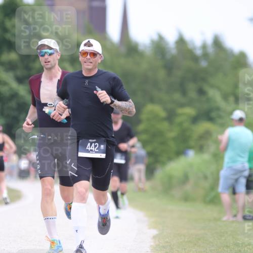 22.06.2025 - Viking Triathlon H.Heesch http://msf.ph/oto/8101784 22.06.2025 13:36:26 Laufen 442, 527 meine-sportfotos.de