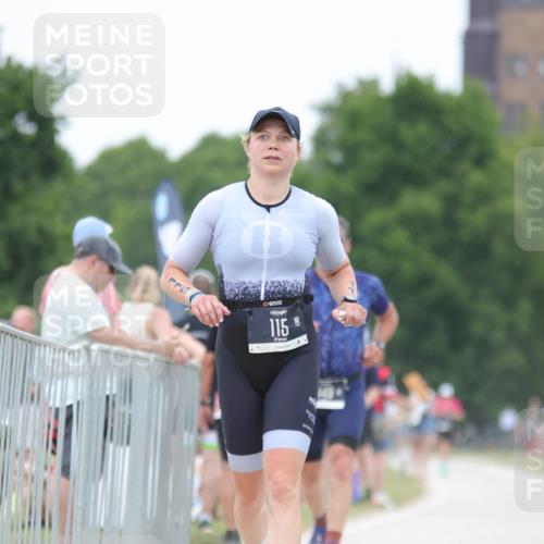 22.06.2025 - Viking Triathlon H.Heesch http://msf.ph/oto/8101807 22.06.2025 15:45:30 Laufen 115, 449 meine-sportfotos.de