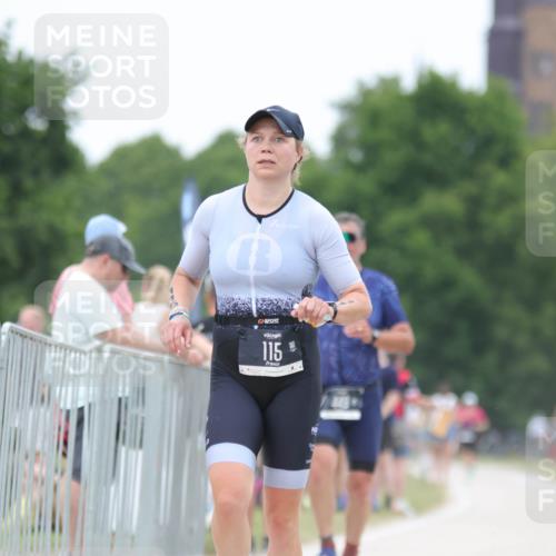 22.06.2025 - Viking Triathlon H.Heesch http://msf.ph/oto/8101819 22.06.2025 15:45:31 Laufen 115, 449 meine-sportfotos.de