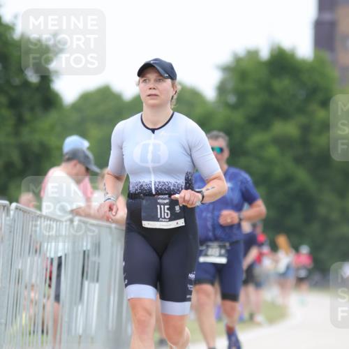 22.06.2025 - Viking Triathlon H.Heesch http://msf.ph/oto/8101833 22.06.2025 15:45:31 Laufen 115, 449 meine-sportfotos.de