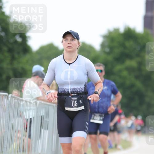 22.06.2025 - Viking Triathlon H.Heesch http://msf.ph/oto/8101842 22.06.2025 15:45:31 Laufen 115, 449 meine-sportfotos.de