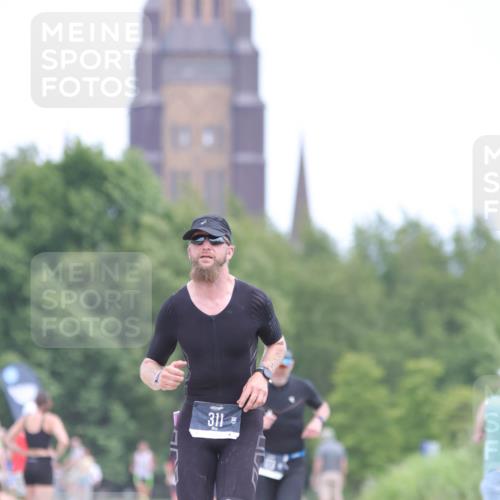 22.06.2025 - Viking Triathlon H.Heesch http://msf.ph/oto/8101909 22.06.2025 13:36:32 Laufen 311, 442, 527 meine-sportfotos.de
