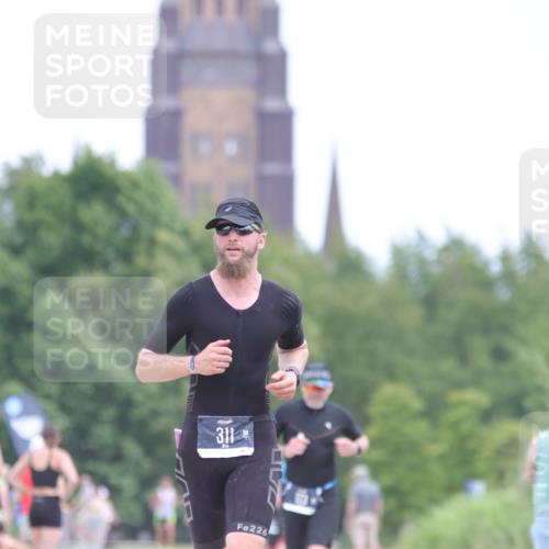 22.06.2025 - Viking Triathlon H.Heesch http://msf.ph/oto/8101927 22.06.2025 13:36:32 Laufen 311, 442, 527 meine-sportfotos.de