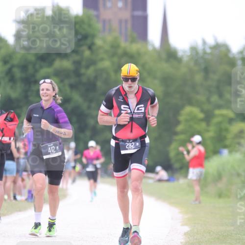 22.06.2025 - Viking Triathlon H.Heesch http://msf.ph/oto/8101930 22.06.2025 15:45:45 Laufen 292, 412 meine-sportfotos.de