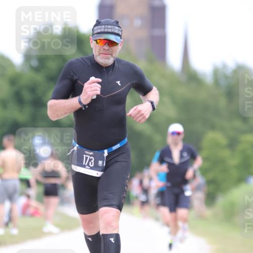 22.06.2025 - Viking Triathlon H.Heesch http://msf.ph/oto/8101981 22.06.2025 13:36:38 Laufen 125, 128, 173, 311 meine-sportfotos.de