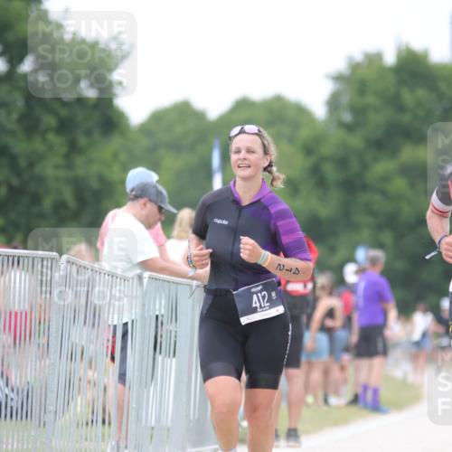 22.06.2025 - Viking Triathlon H.Heesch http://msf.ph/oto/8101983 22.06.2025 15:45:47 Laufen 292, 412 meine-sportfotos.de