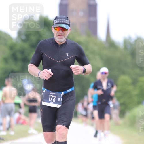22.06.2025 - Viking Triathlon H.Heesch http://msf.ph/oto/8101990 22.06.2025 13:36:38 Laufen 125, 128, 173, 311 meine-sportfotos.de